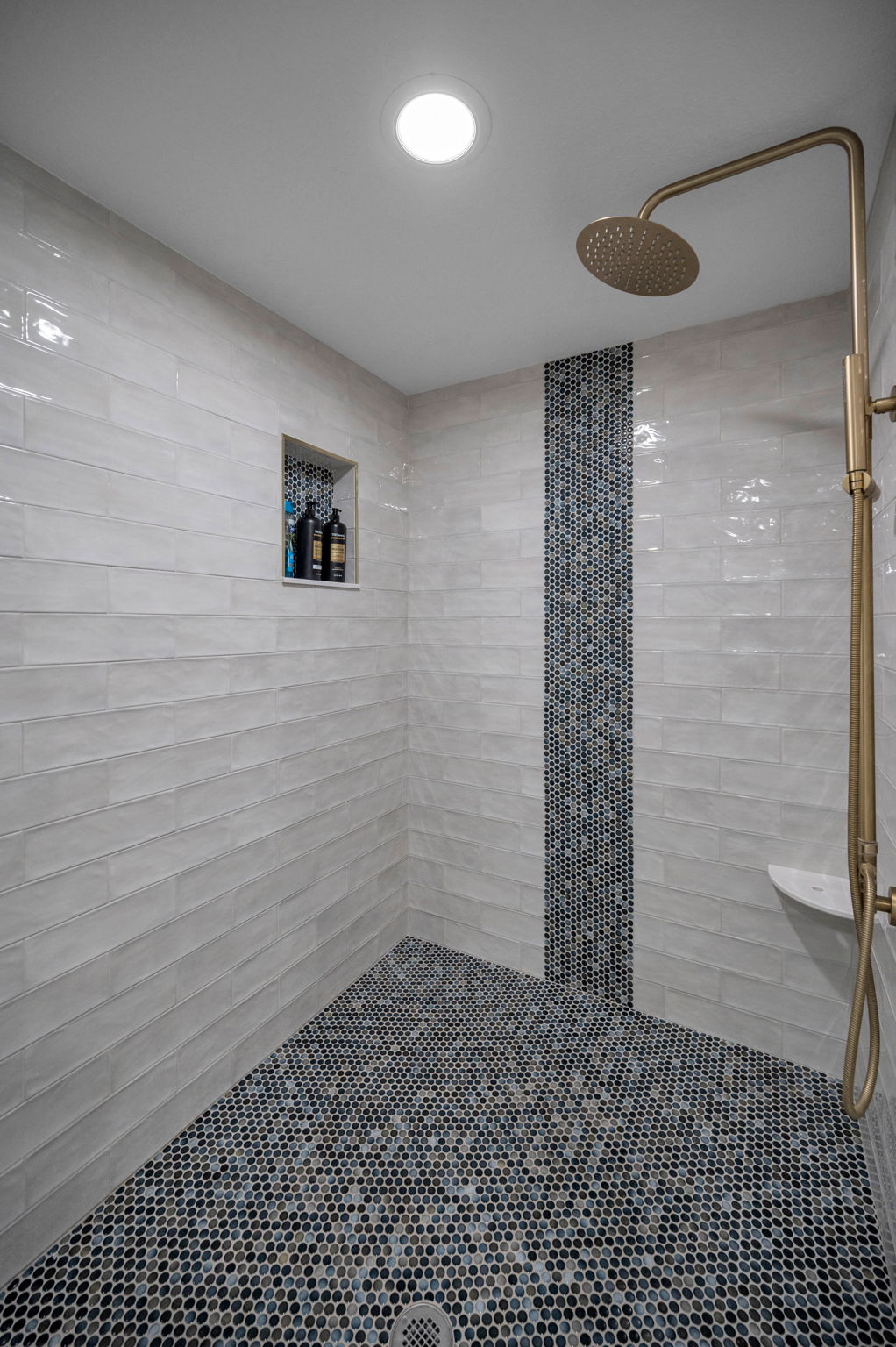 Unit A Upper Level Primary Bathroom1b