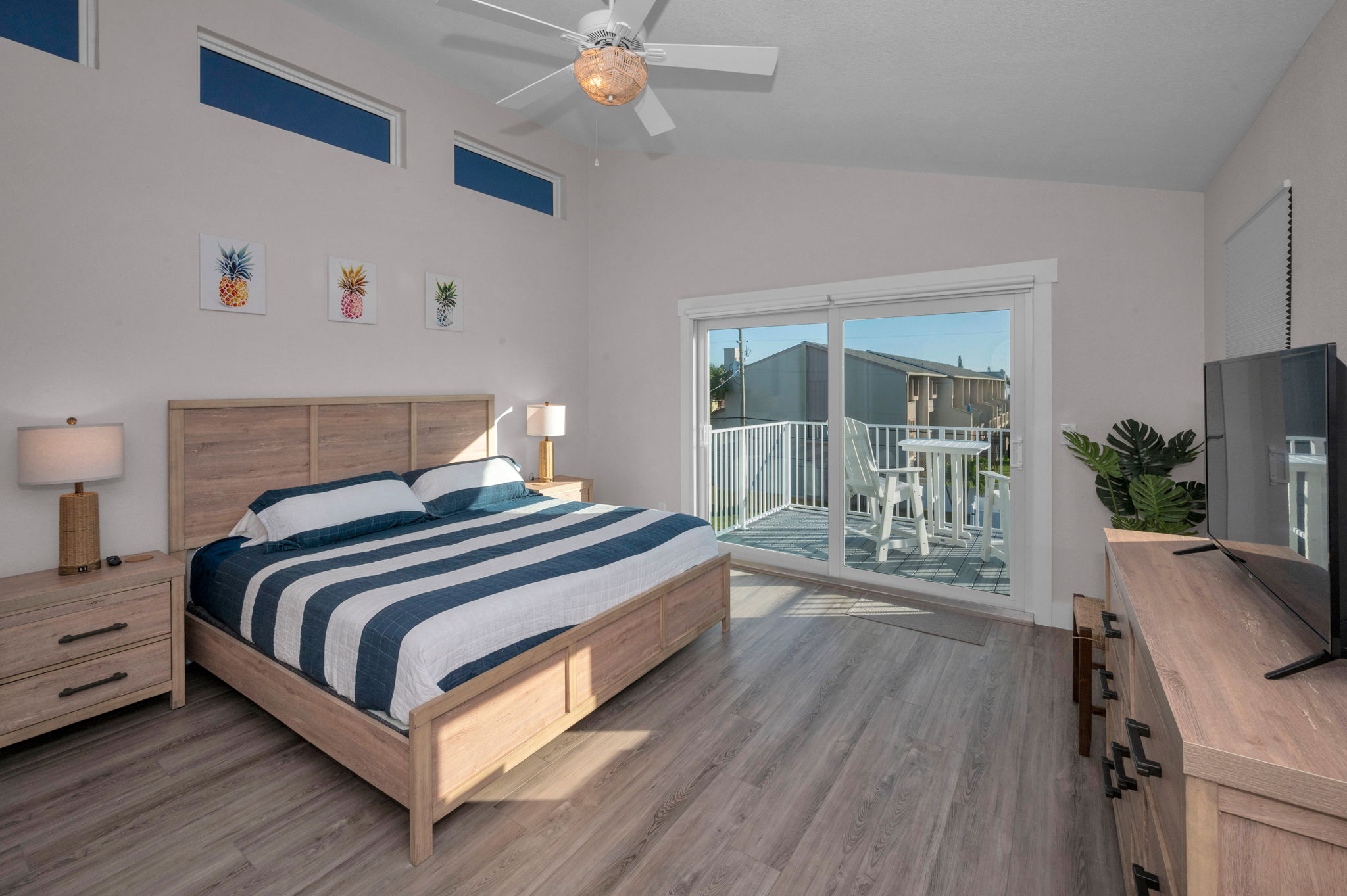 Unit A Upper Level Primary Bedroom1a