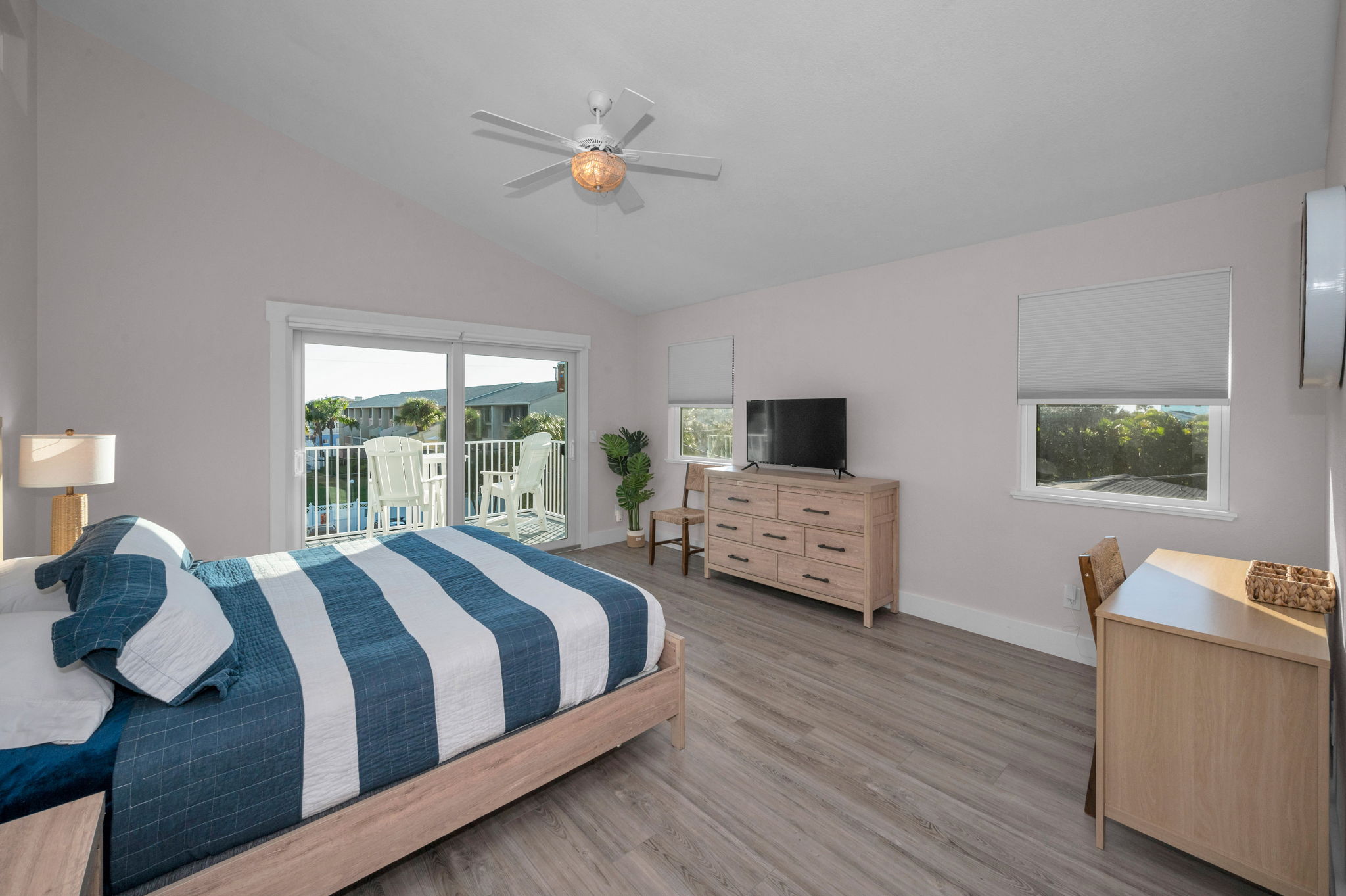 Unit A Upper Level Primary Bedroom1b