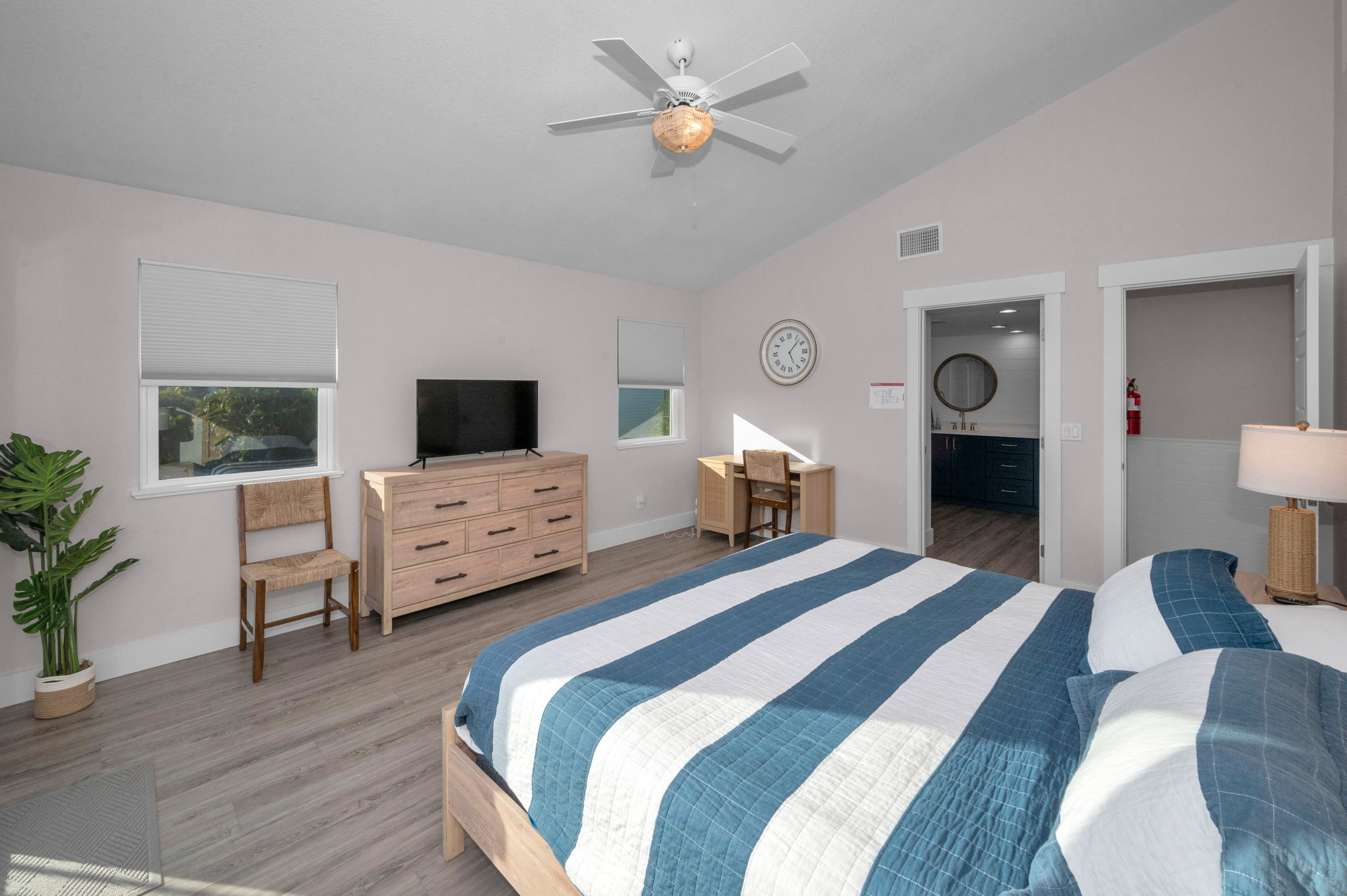 Unit A Upper Level Primary Bedroom1c