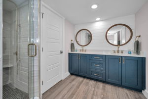 Unit A Upper Level Primary Bathroom1a