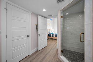 Unit A Upper Level Primary Bathroom1c