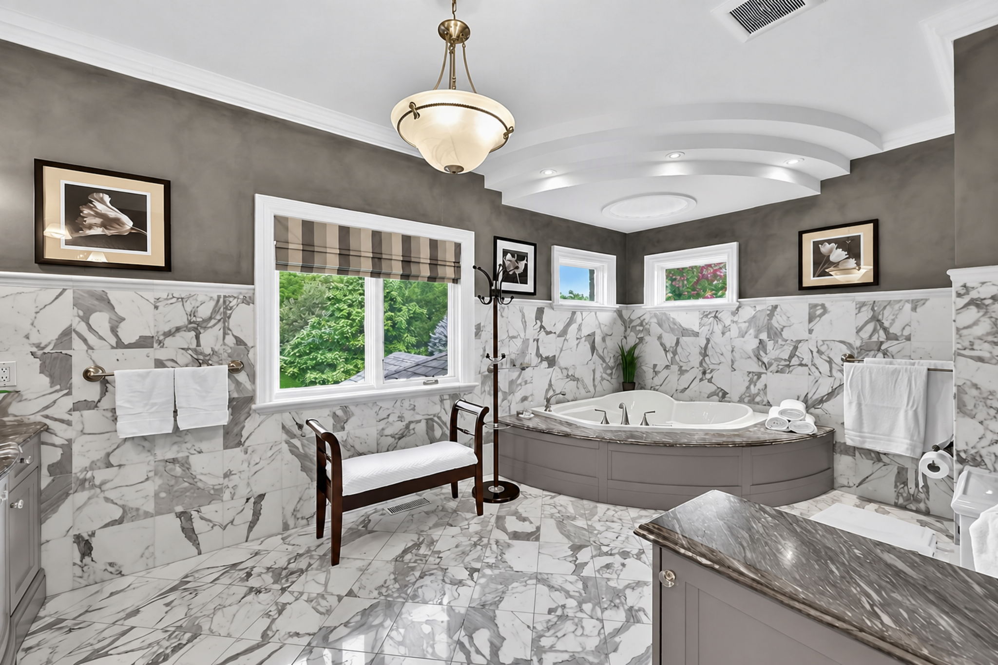 Renovated 6-Piece Primary Ensuite