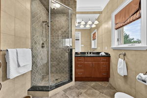 Bedroom 2 Ensuite Bath