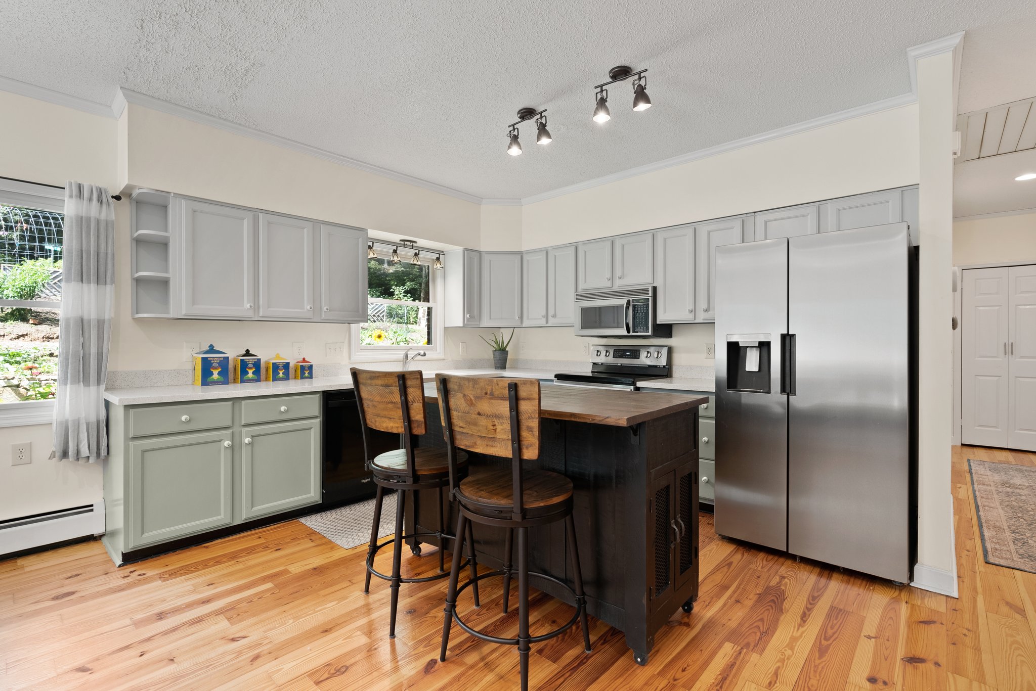 2nd Dwelling Kitchen and Breakfast Bar