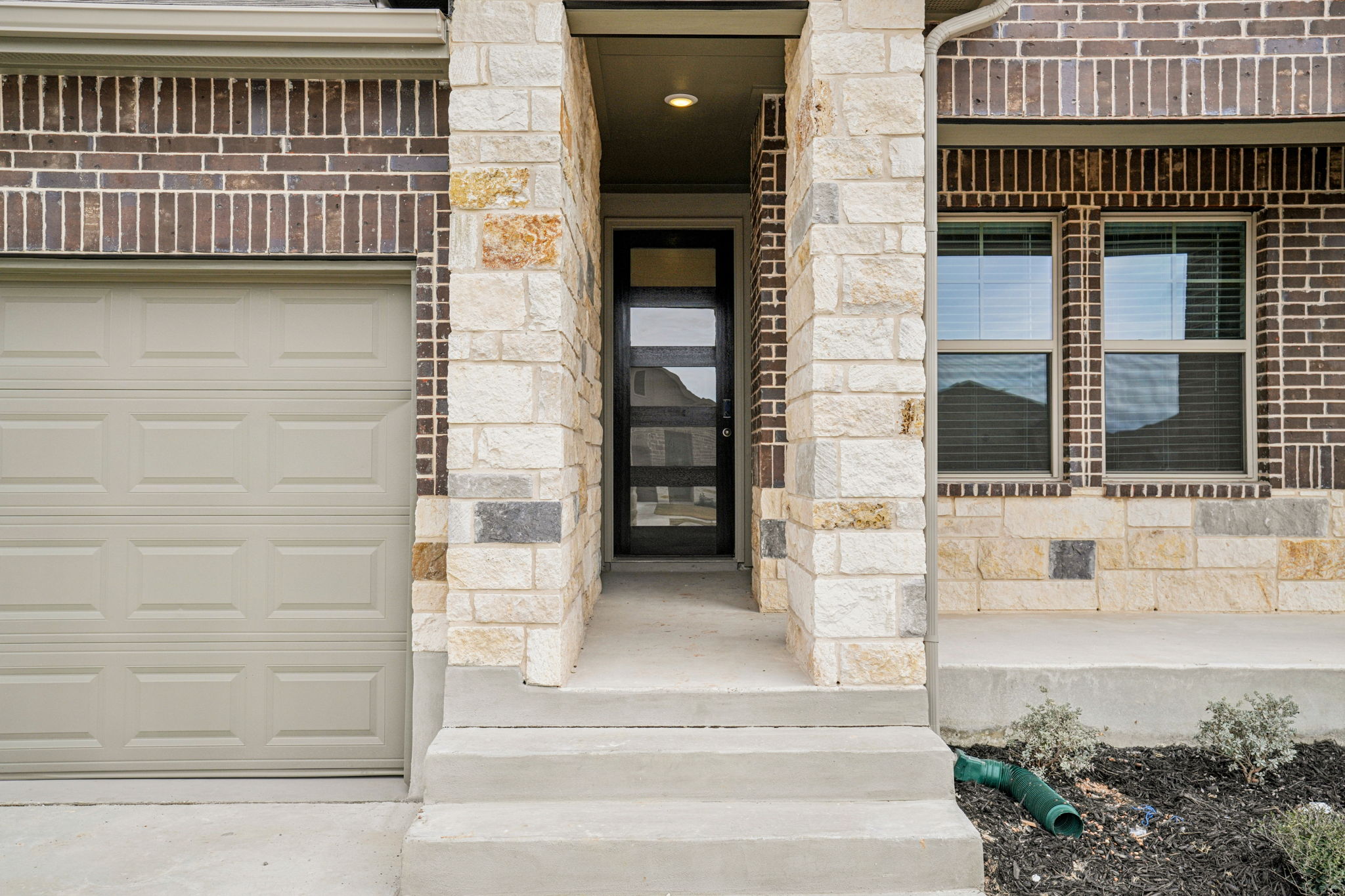 San Antonio - Legendary Trails - 106 Barton Point Schertz TX 78108 - 003