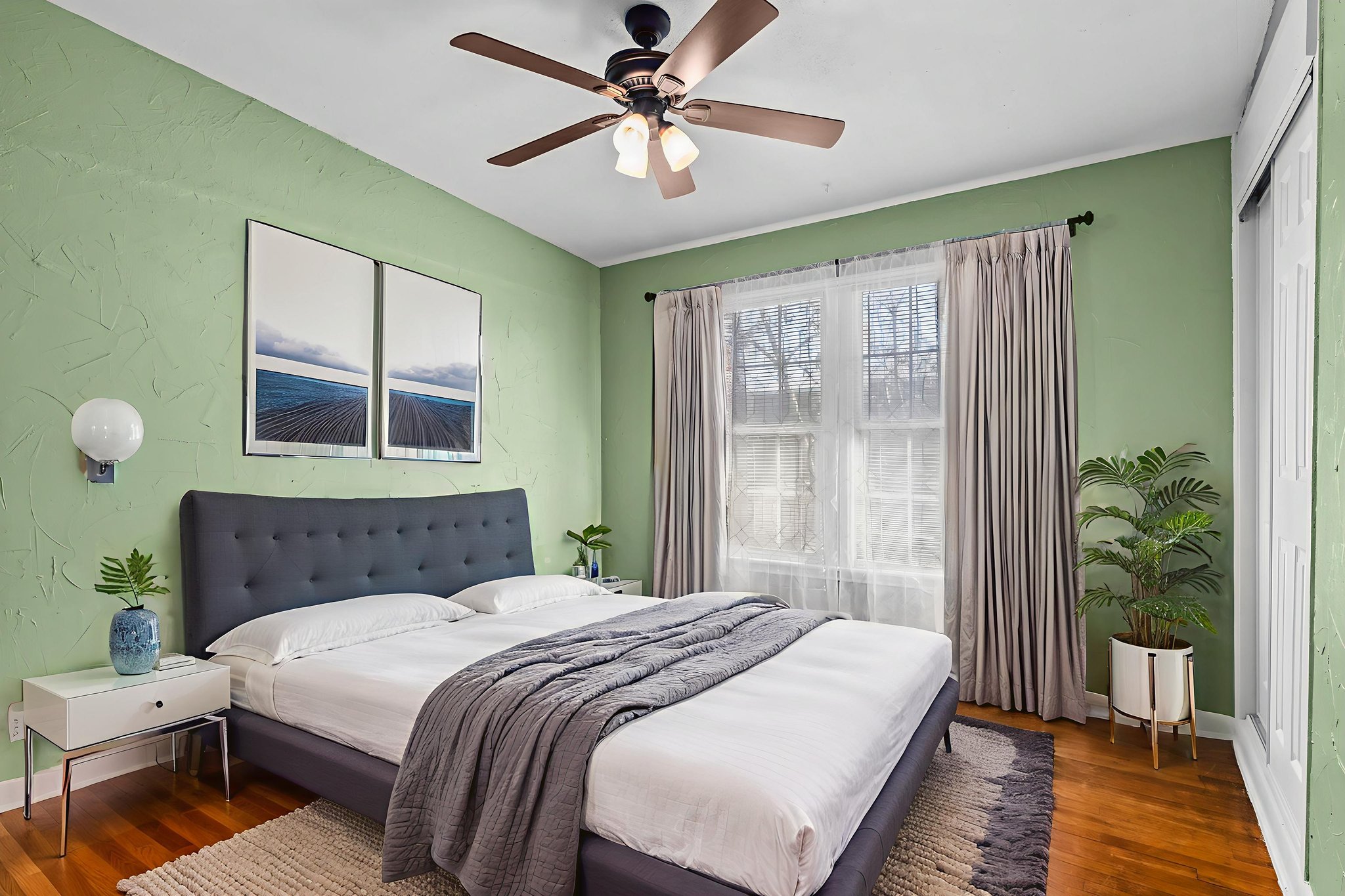 DSC07914 virtually staged.jpeg