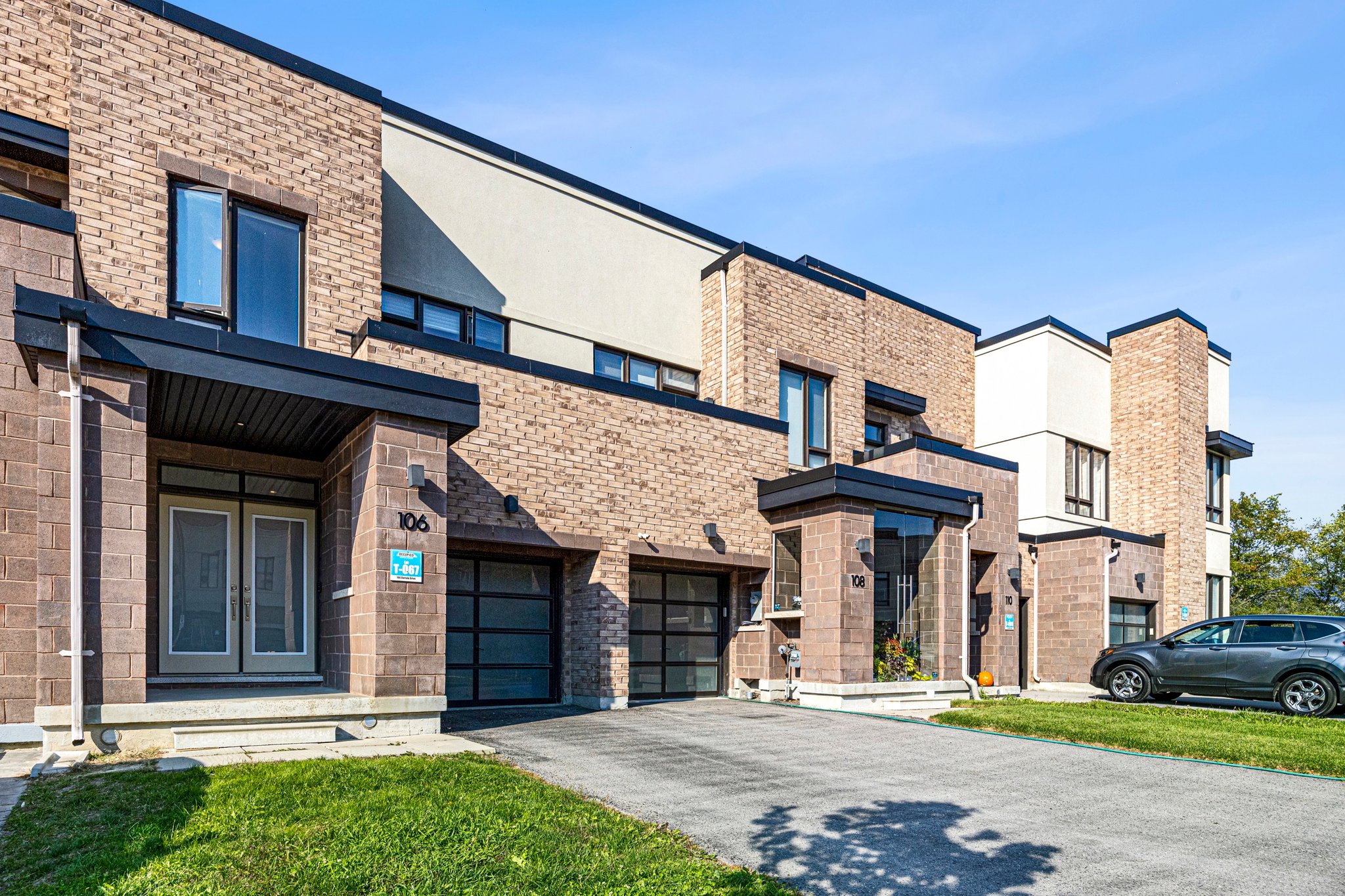 Richmond Hill property showcase — delivered property photograph 2