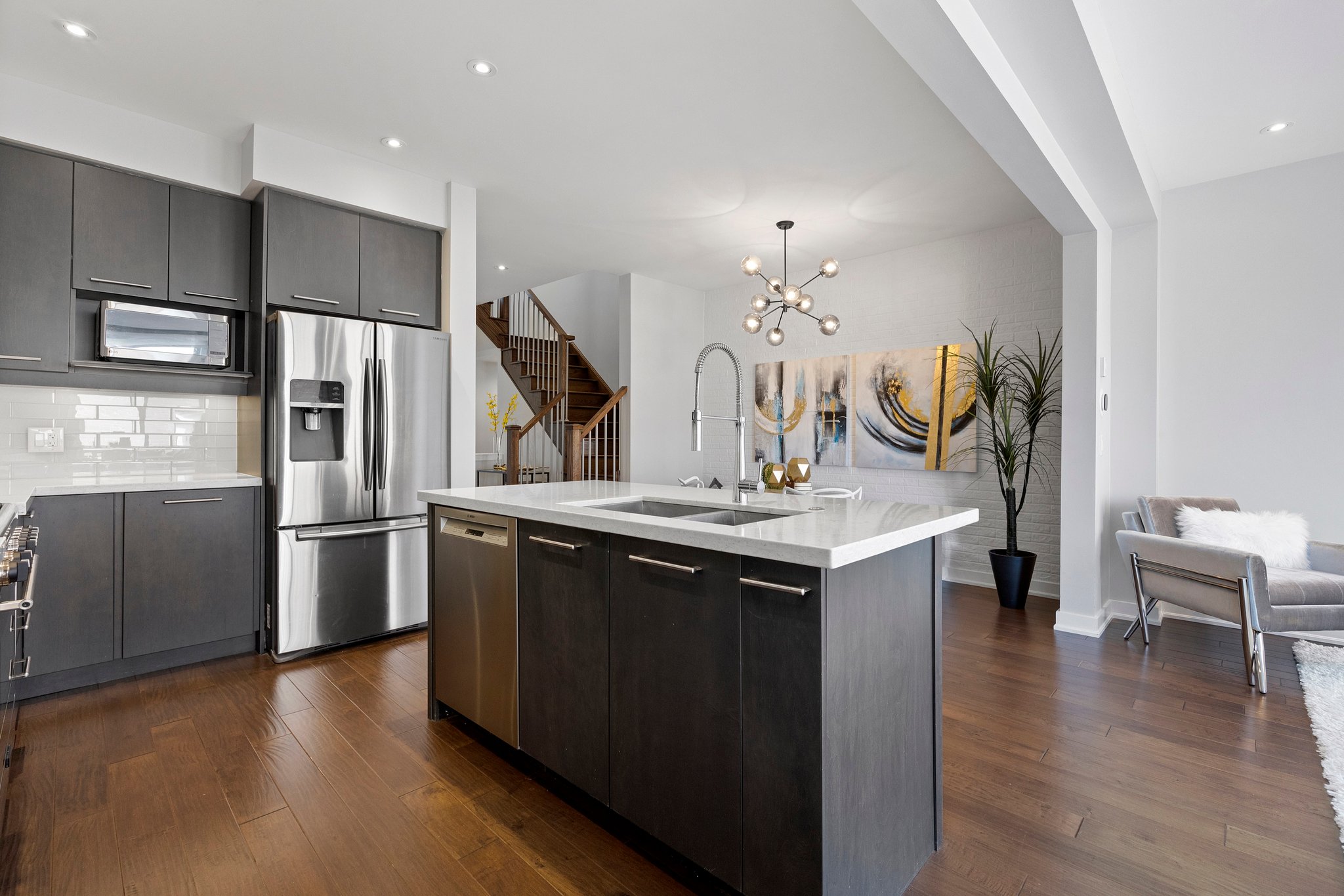 Richmond Hill property showcase — delivered property photograph 8
