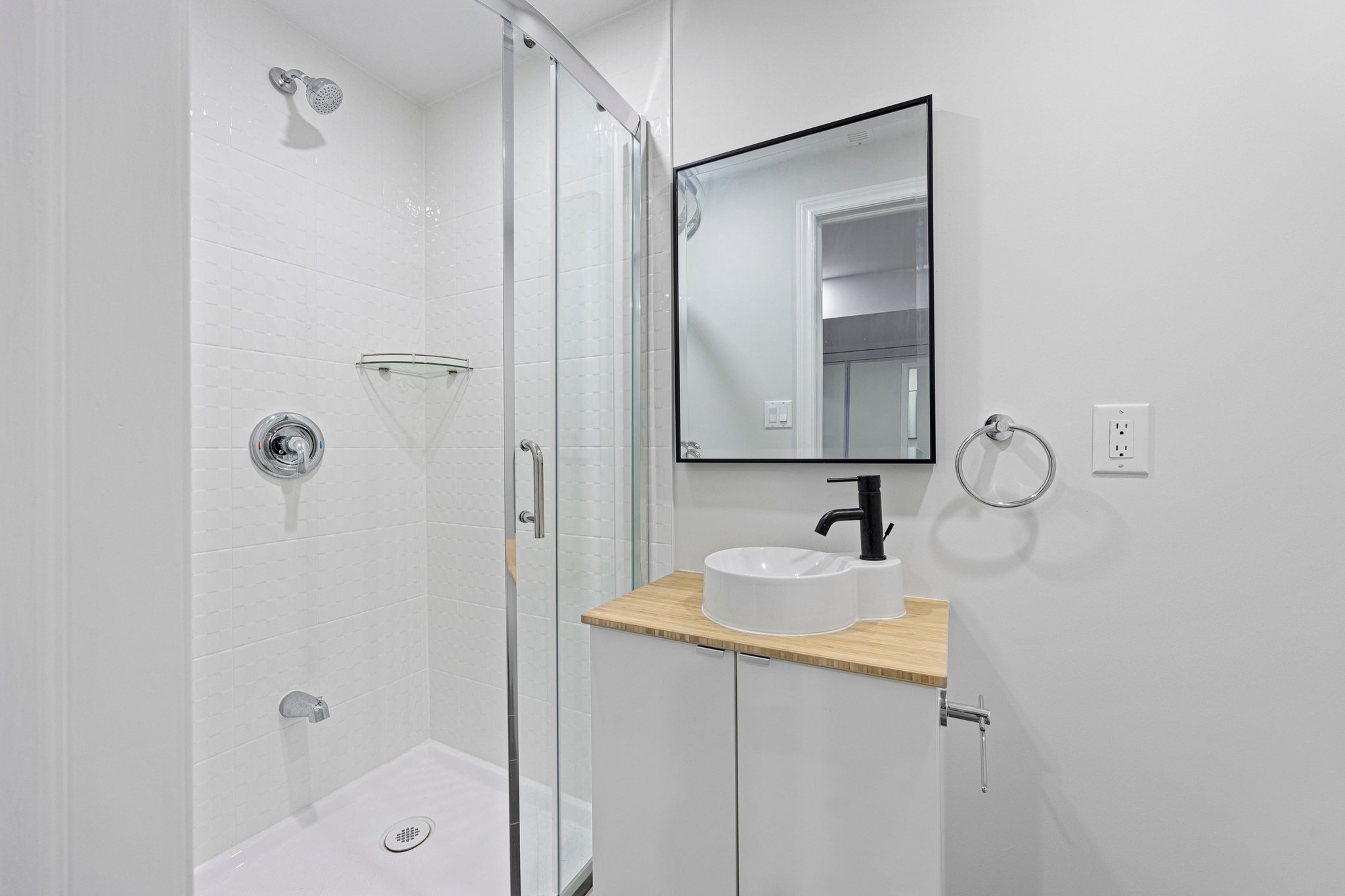 Richmond Hill property showcase — delivered property photograph 30