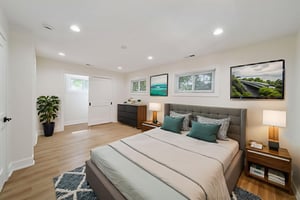 DSC08020 (2) virtually staged.jpeg