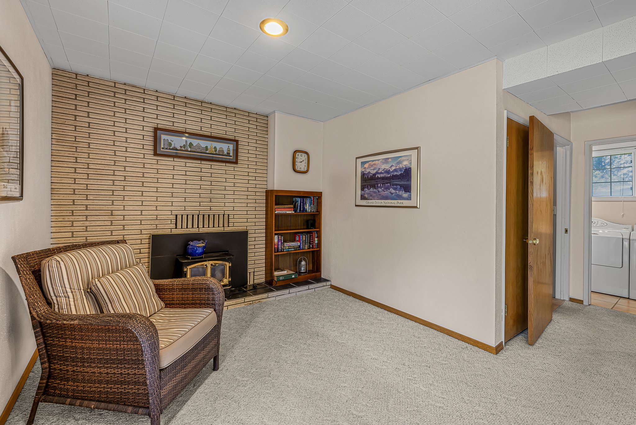  Photo 24