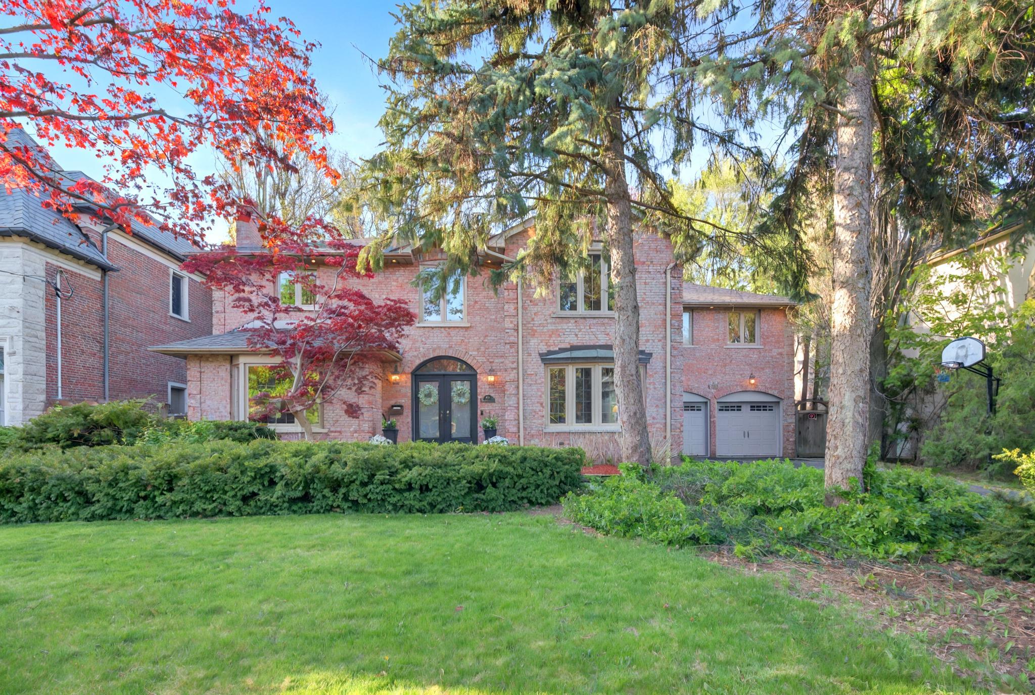 106 Highland Crescent Toronto, ON M2L 1H1