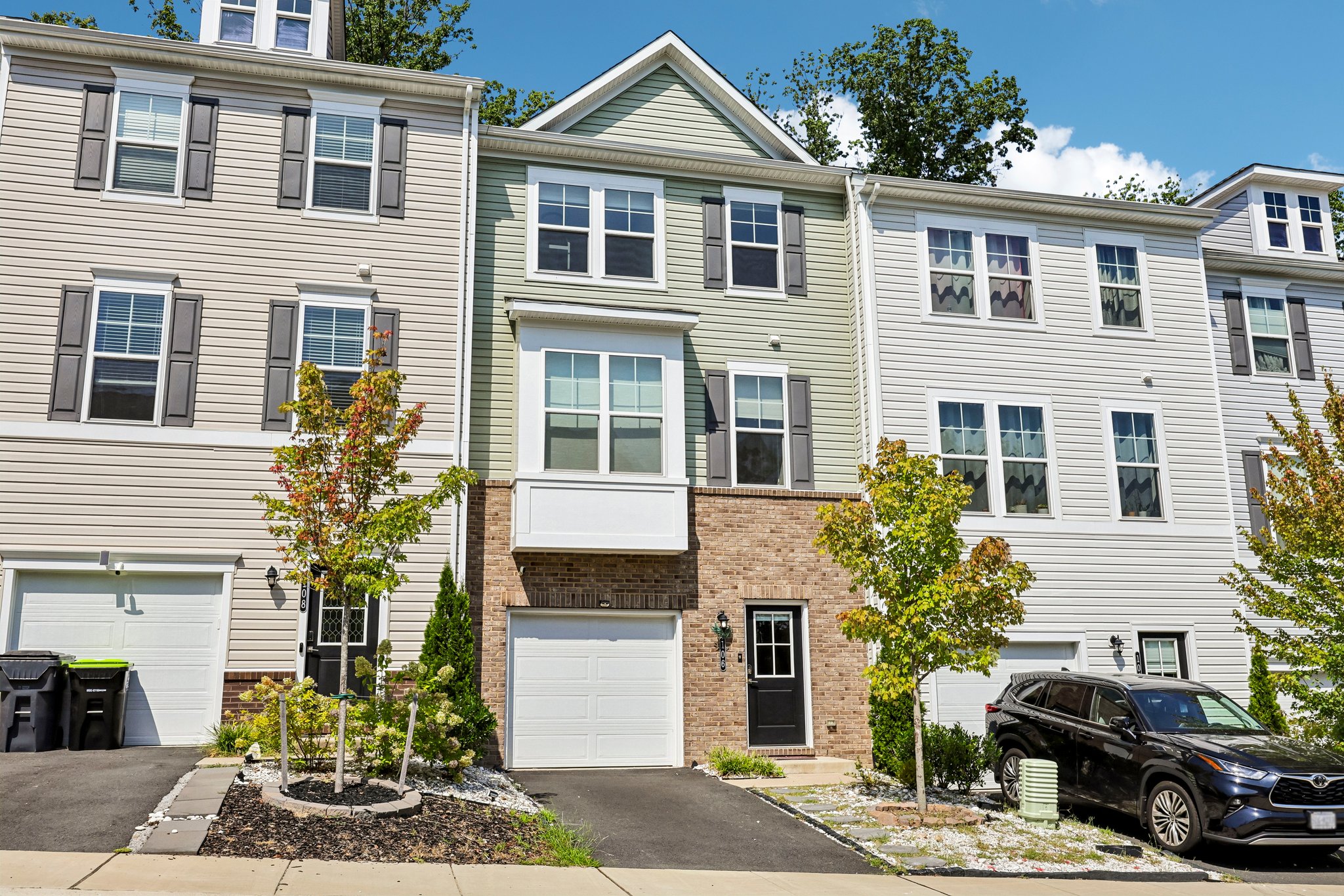 - 106 Lentz Ln-S0309-1-003.jpg