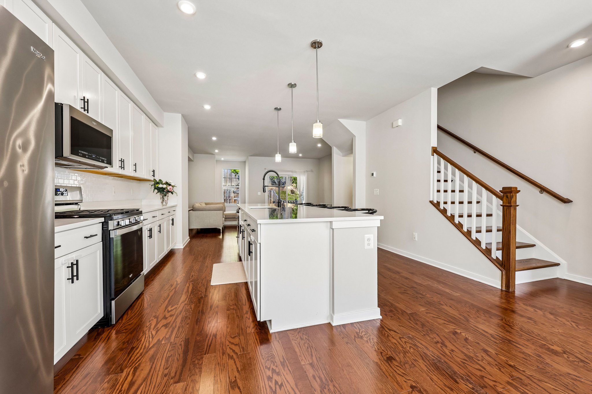 - 106 Lentz Ln-S0309-1-008.jpg