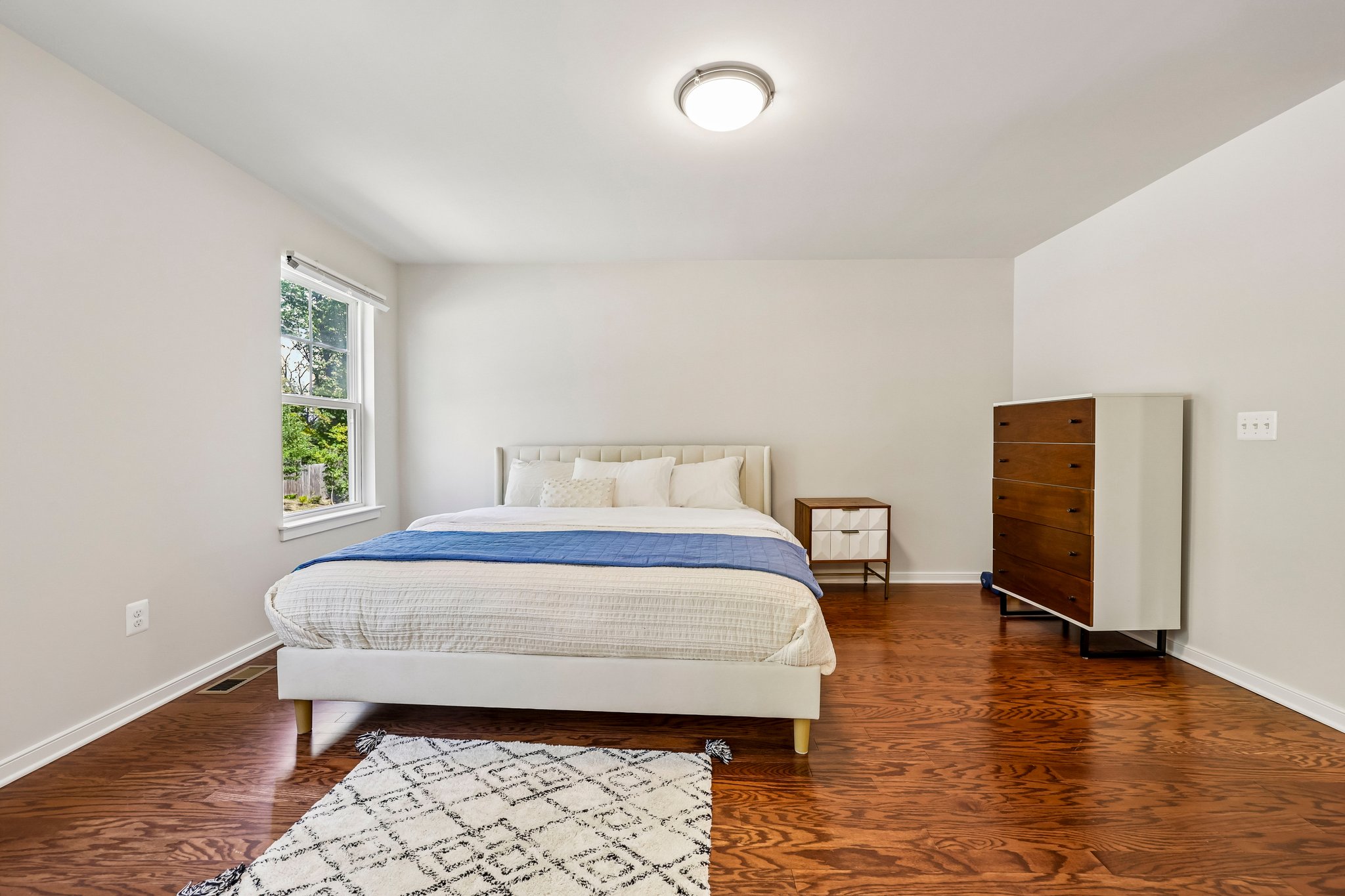 - 106 Lentz Ln-S0309-1-012.jpg