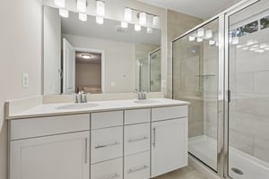 Lentz Ln-S1205-027.jpg