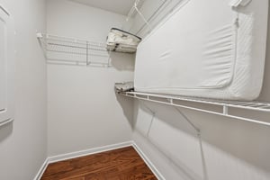 Lentz Ln-S1205-029.jpg