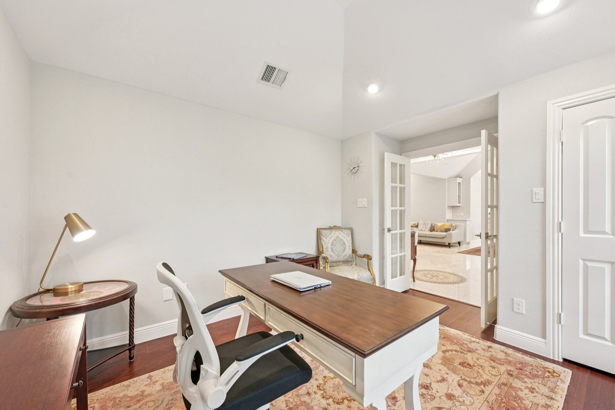 Mignon Ln-S0603-031.jpg