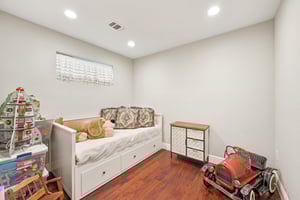 Mignon Ln-S0603-051.jpg