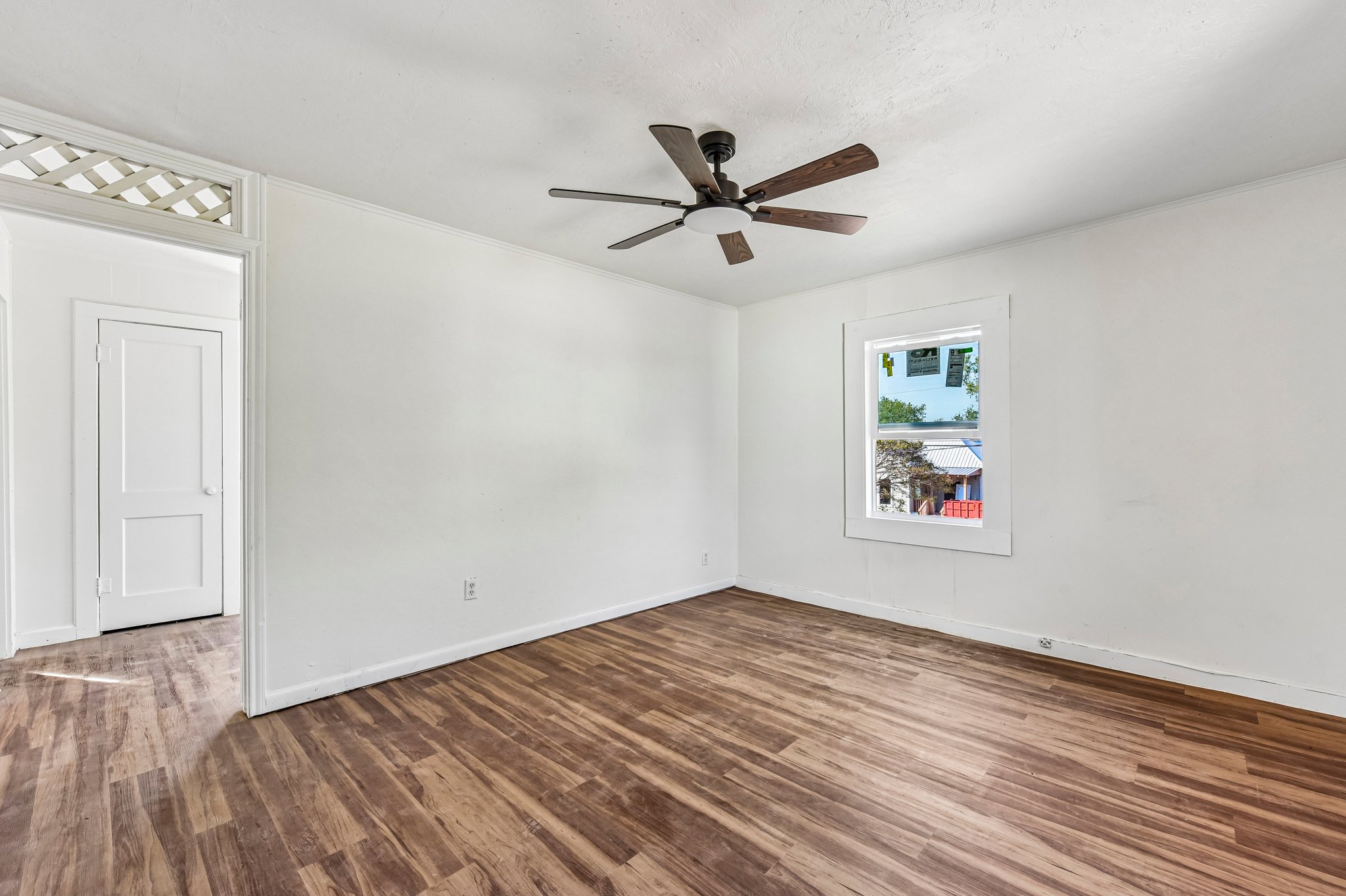 N Pear St-S2809-013.jpg