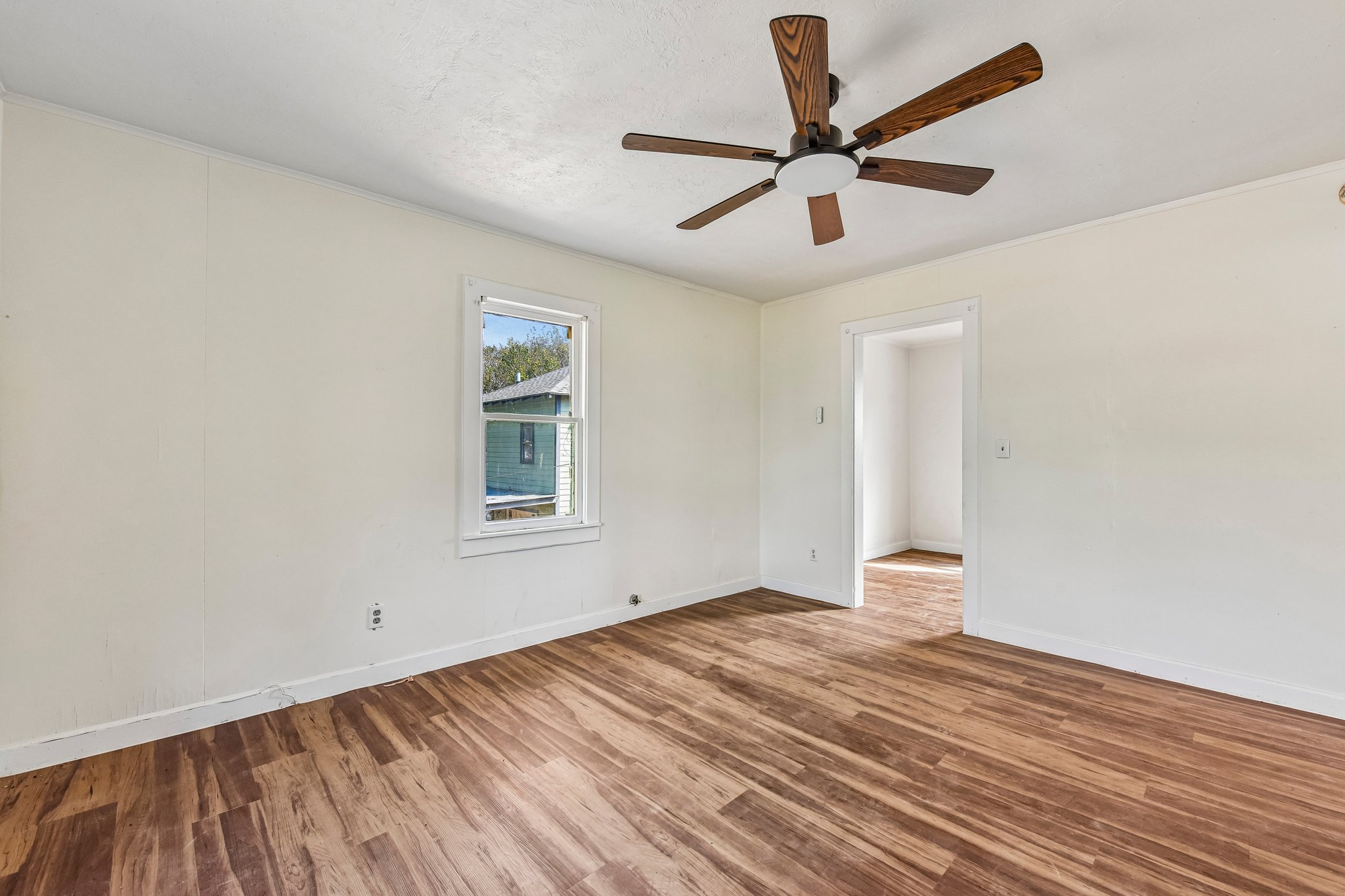 N Pear St-S2809-014.jpg