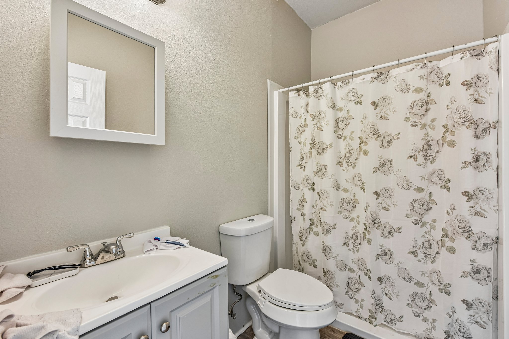 N Pear St-S2809-029.jpg