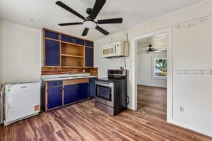 N Pear St-S2809-008.jpg