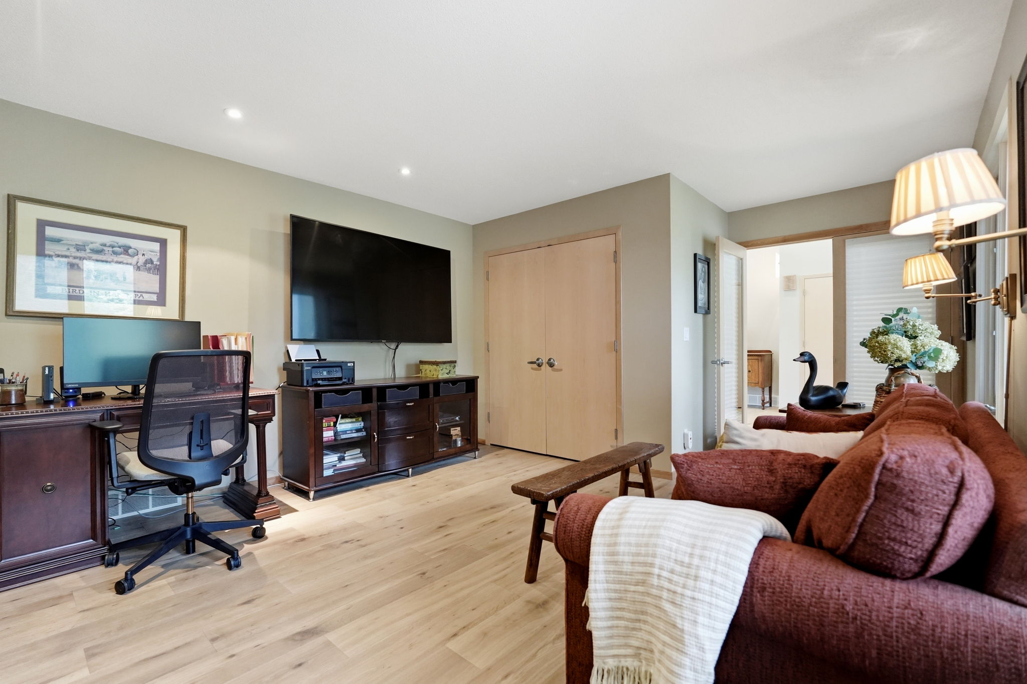  Photo 24