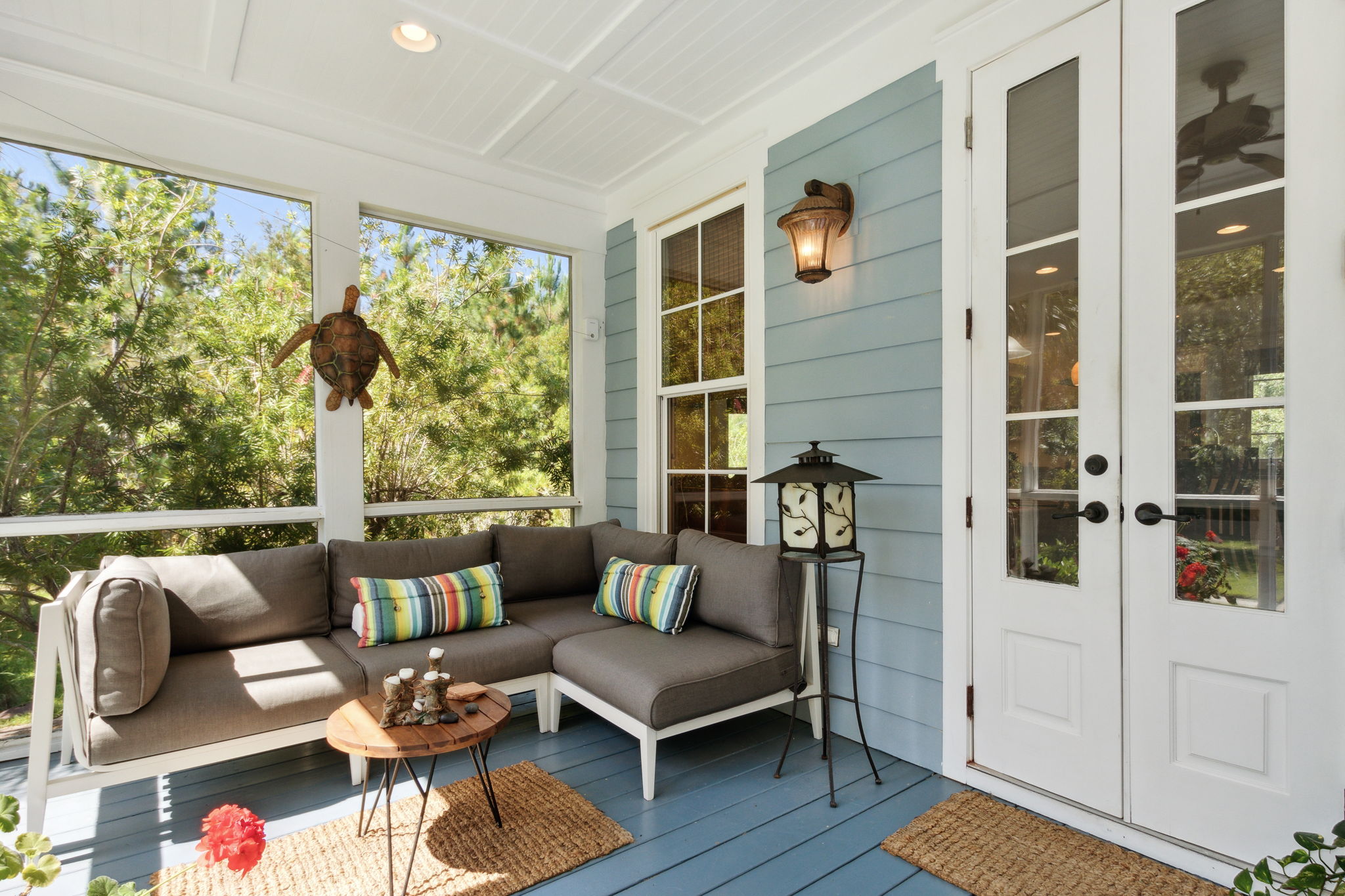 Screened-in Porch