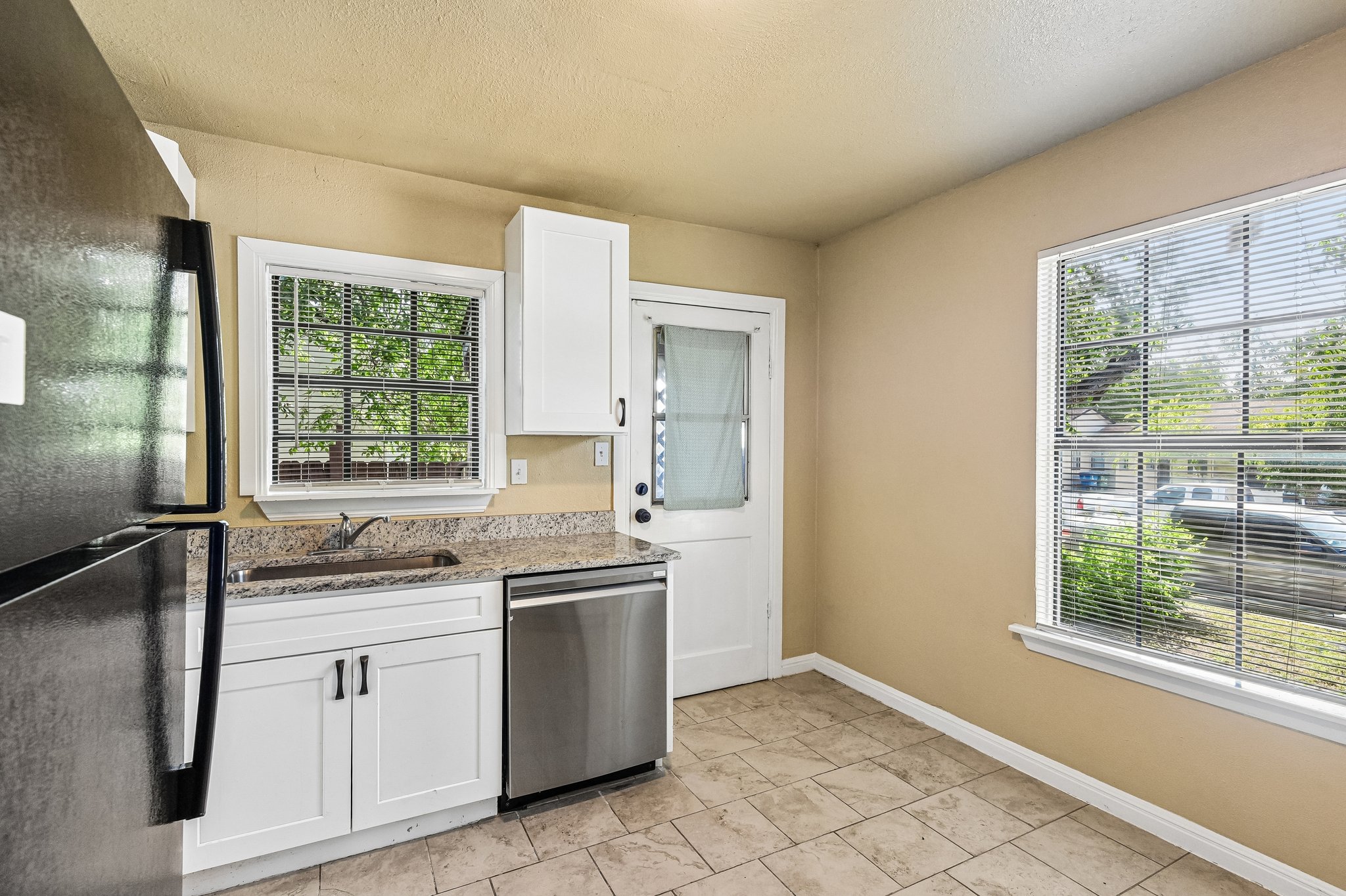 Rollins Ave-S3006-016.jpg
