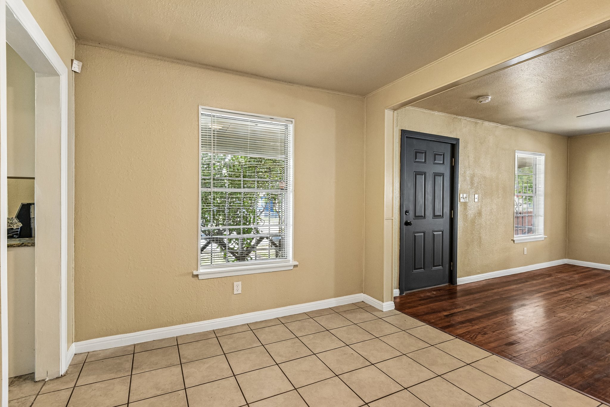 Rollins Ave-S3006-018.jpg