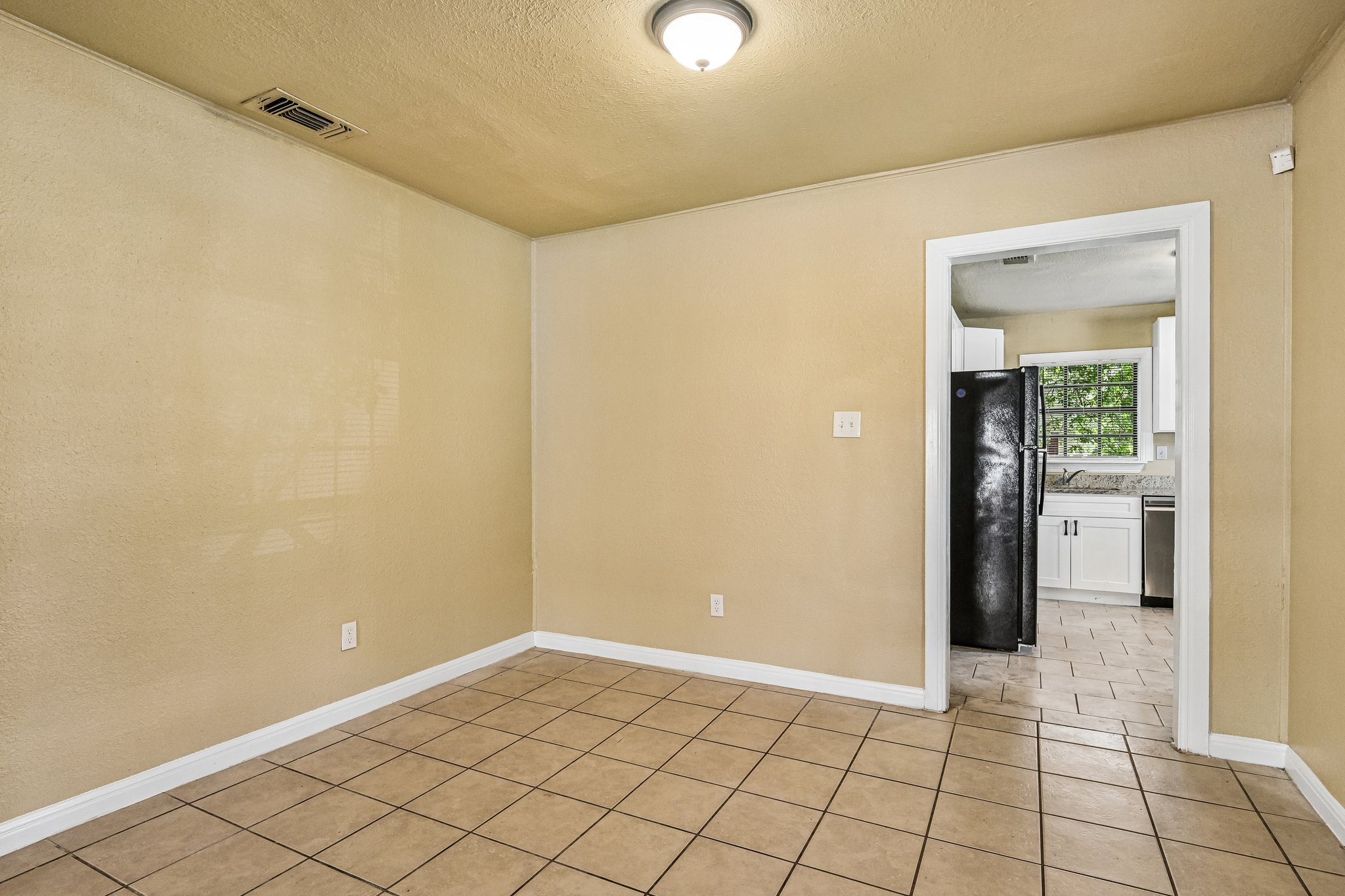 Rollins Ave-S3006-020.jpg