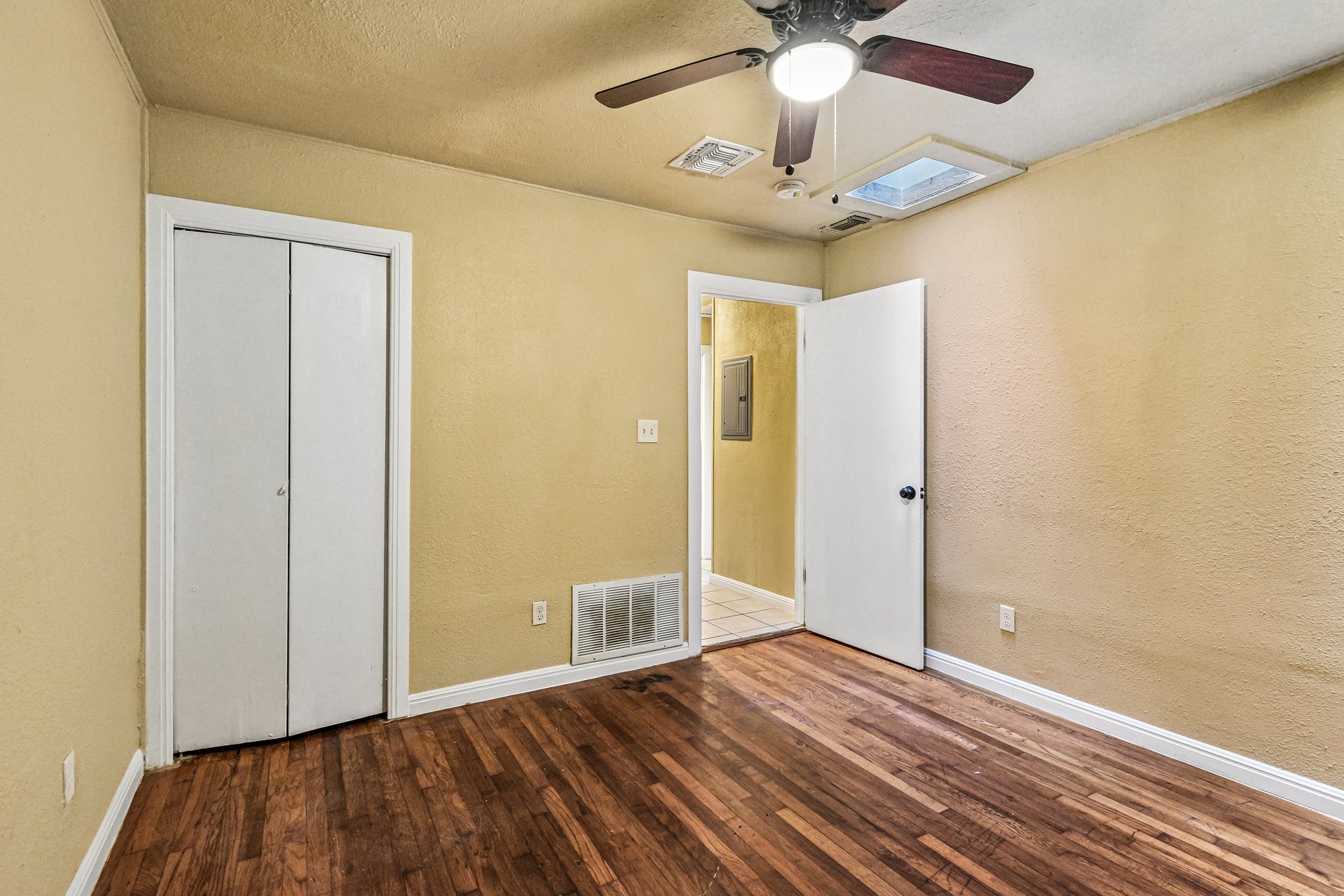 Rollins Ave-S3006-024.jpg