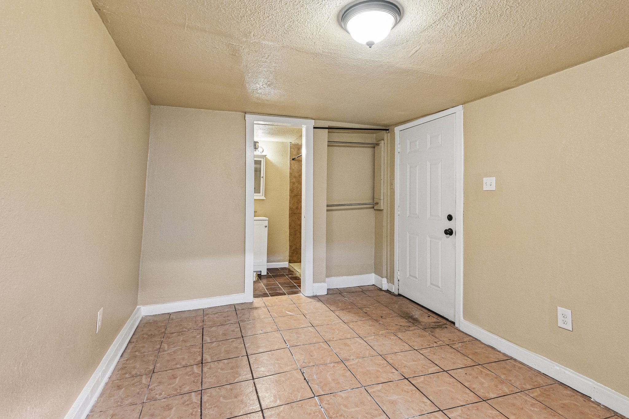 Rollins Ave-S3006-042.jpg