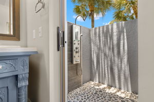 Outdoor Shower 1 of 2