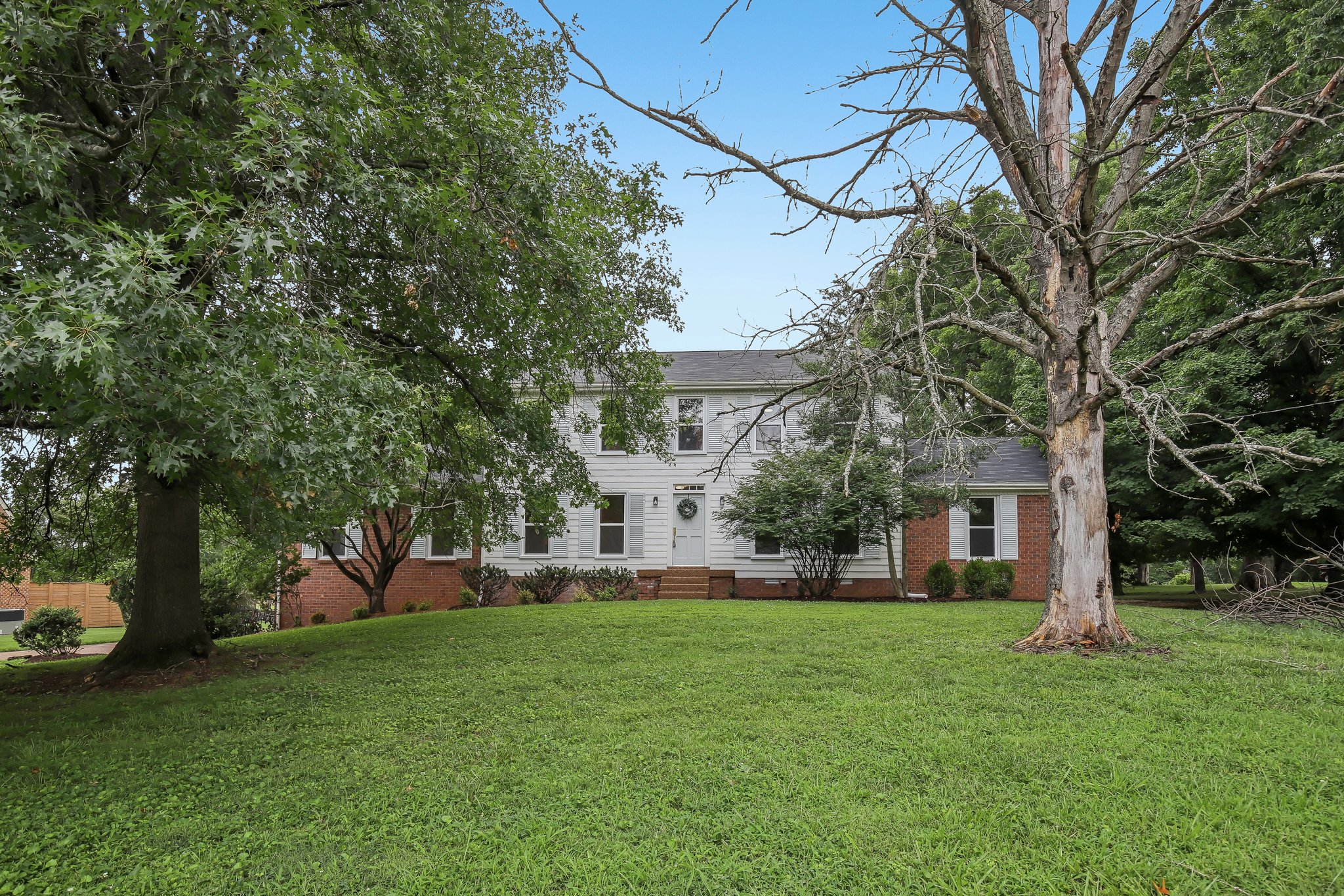 Shawnee Dr-S1407-002.jpg