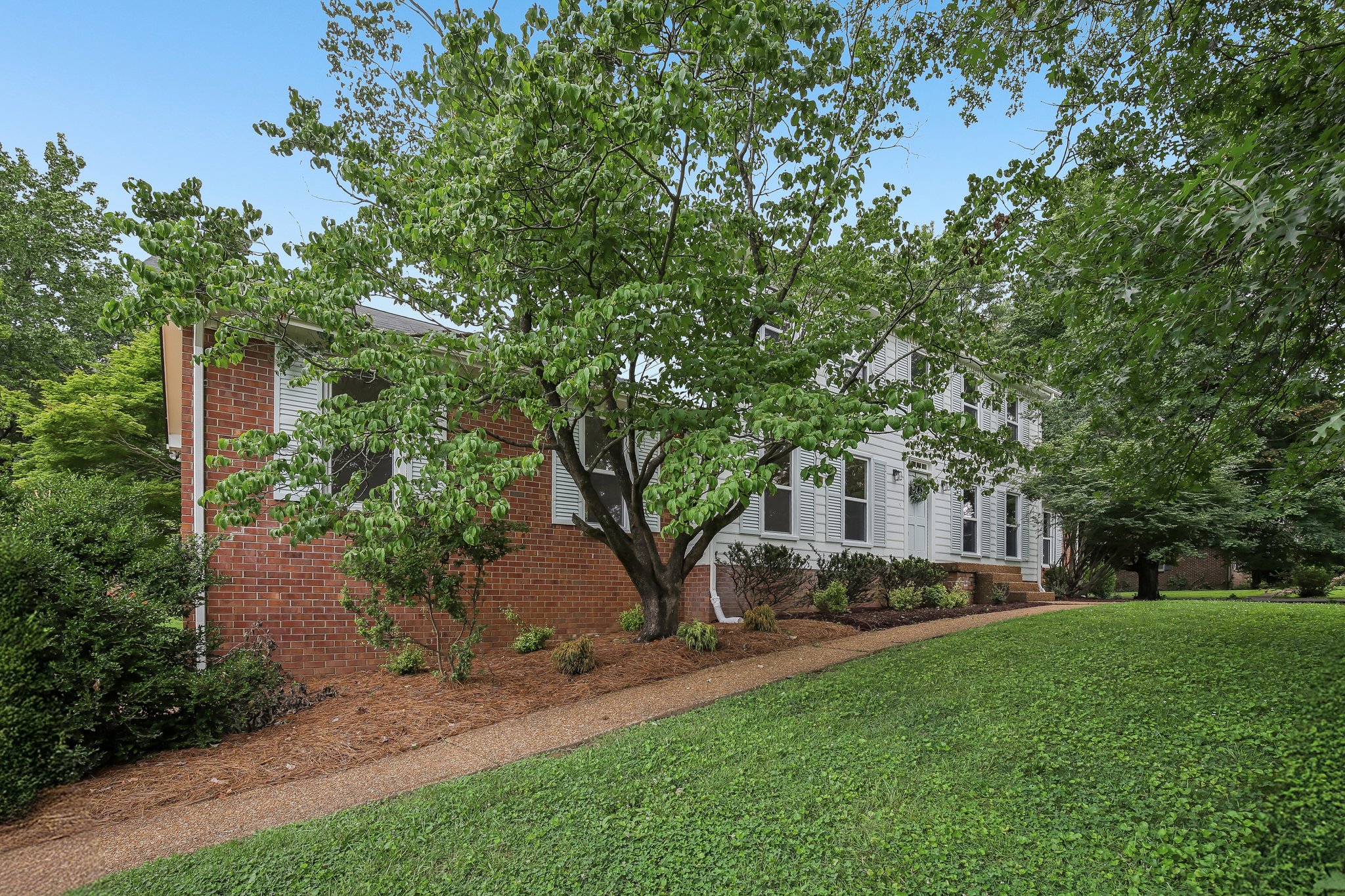 Shawnee Dr-S1407-004.jpg