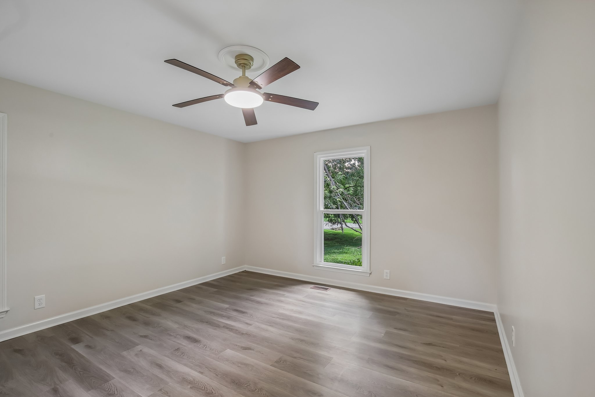 Shawnee Dr-S1407-046.jpg