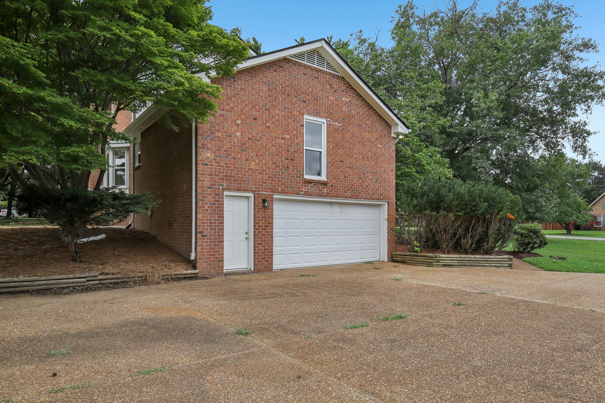Shawnee Dr-S1407-088.jpg