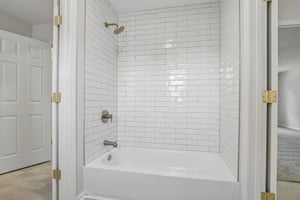 Shawnee Dr-S1407-067.jpg