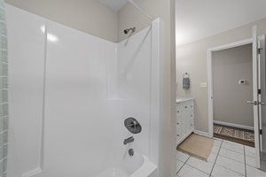 Guest Full Bathroom