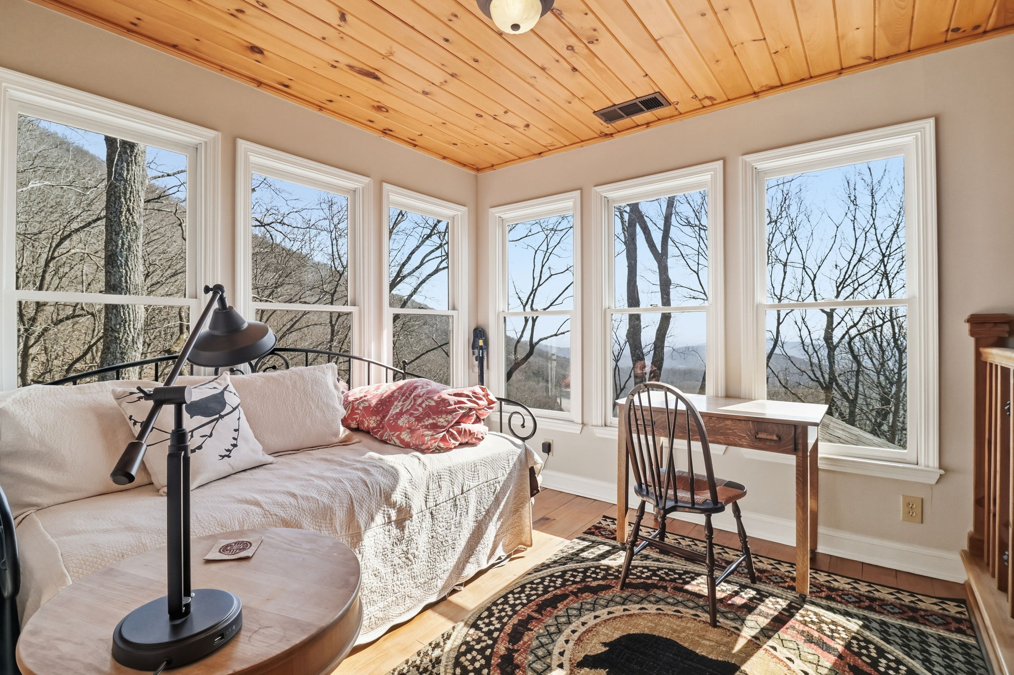 Cozy loft with expansive views
