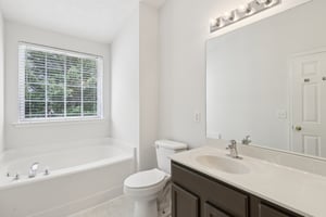Weatherstone Square Dr-1505-036.jpg