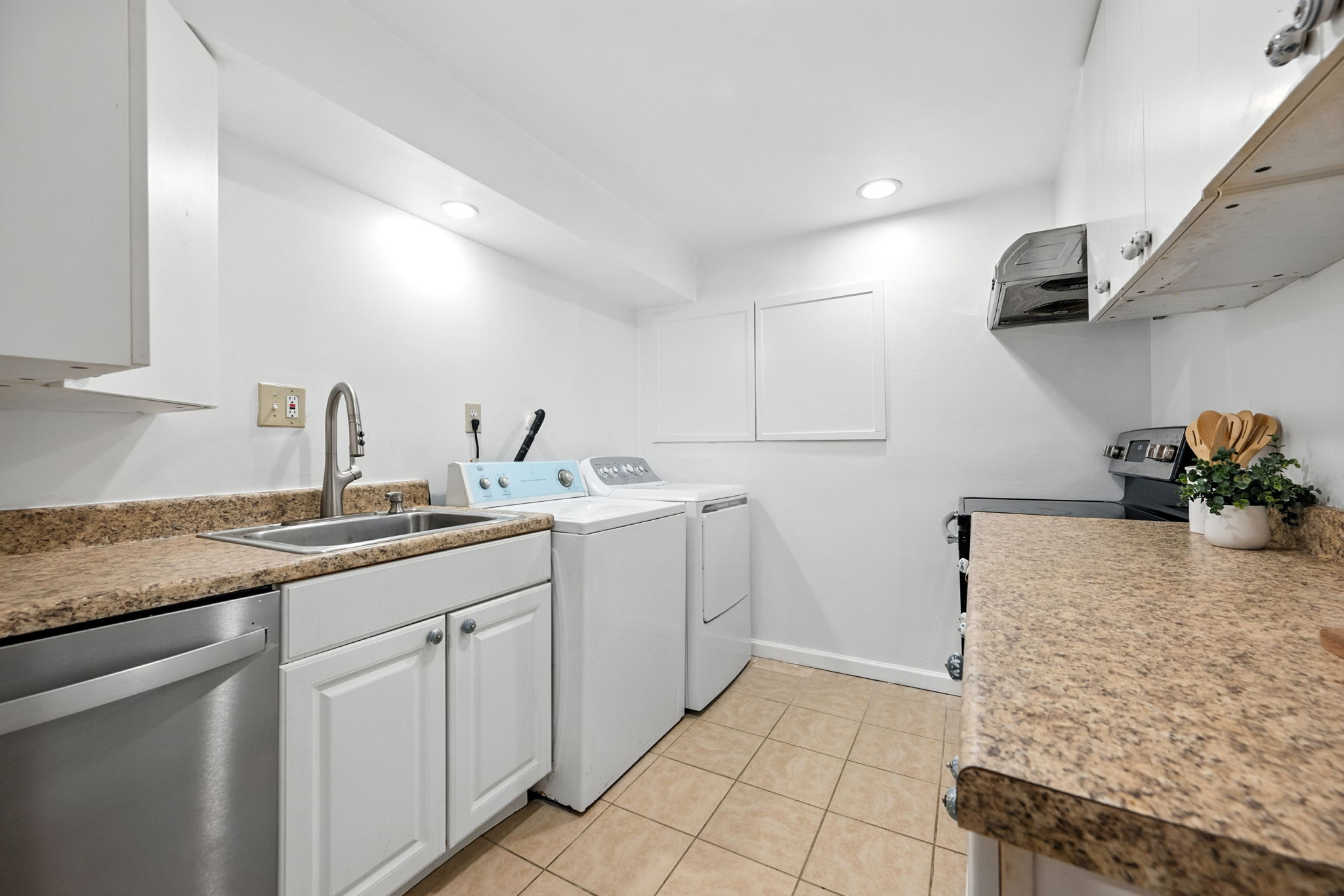 Lower Level Kitchenette