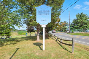 Falls Road Golf Course
