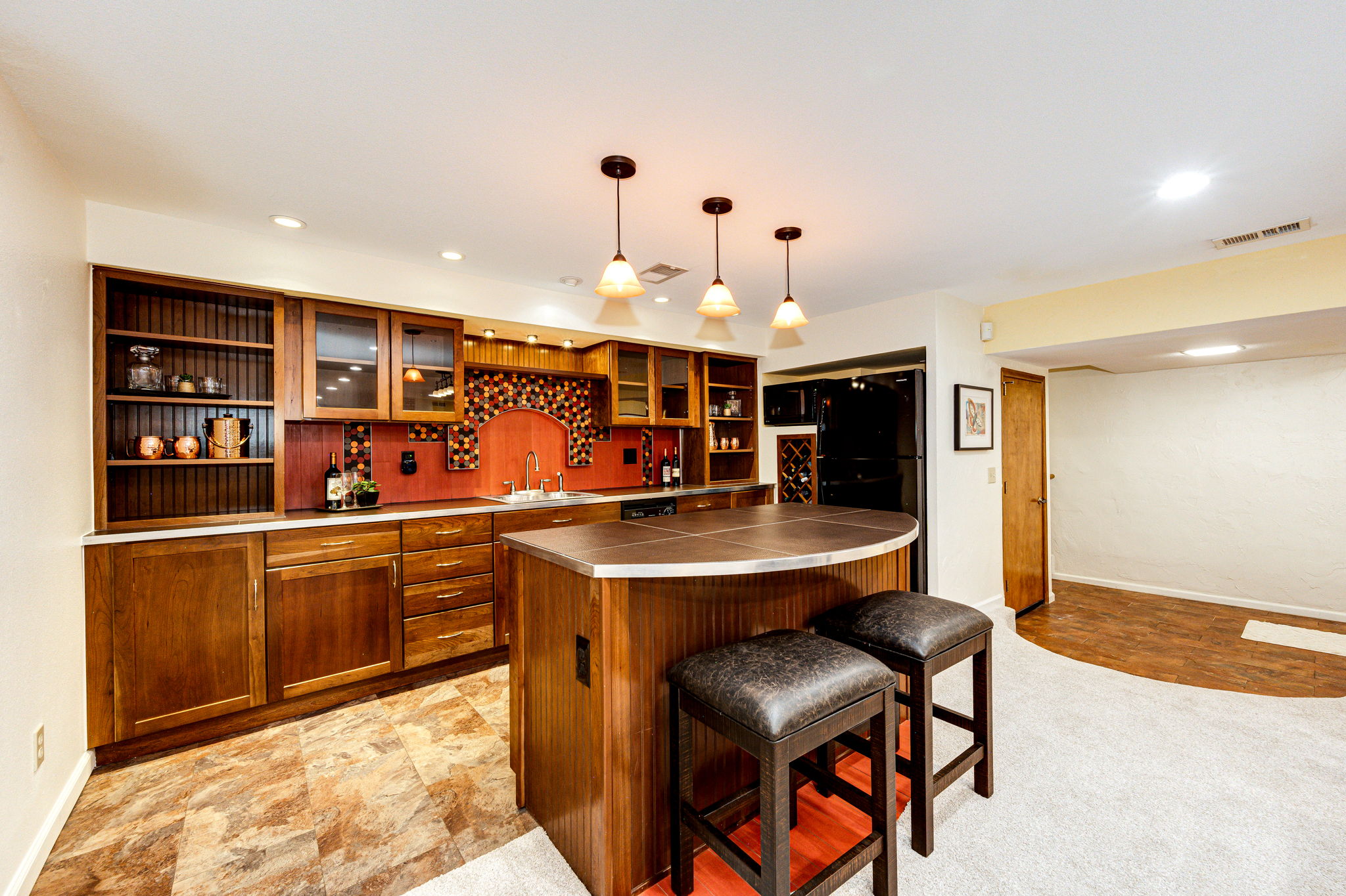 Kitchen w Island & Ample Storage