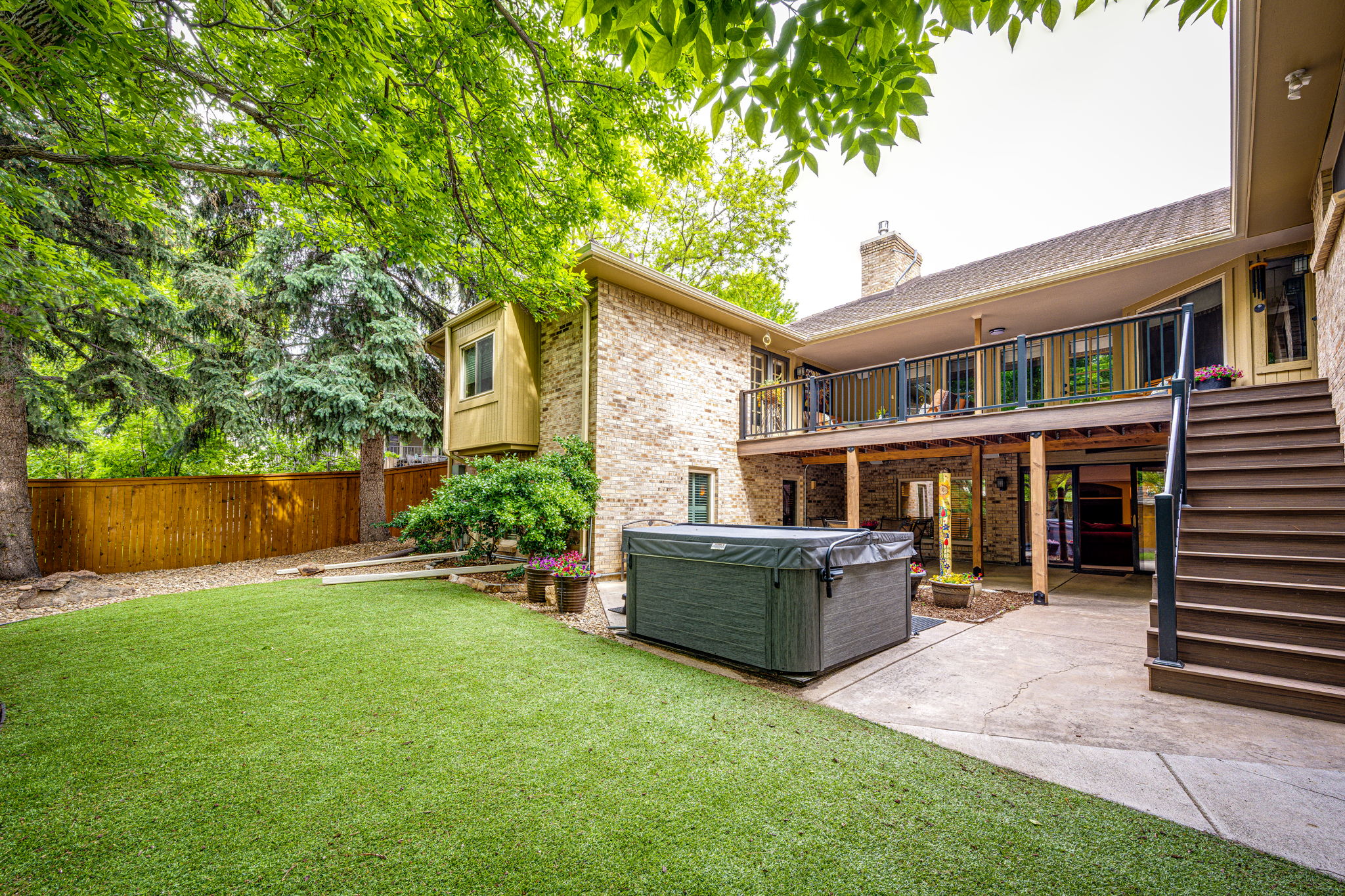 Astroturf Backyard w New Hot Tub