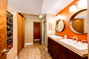 3/4 Bathroom w Nice Separation