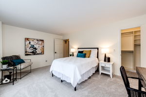 Secondary Bedroom w Walk-In
